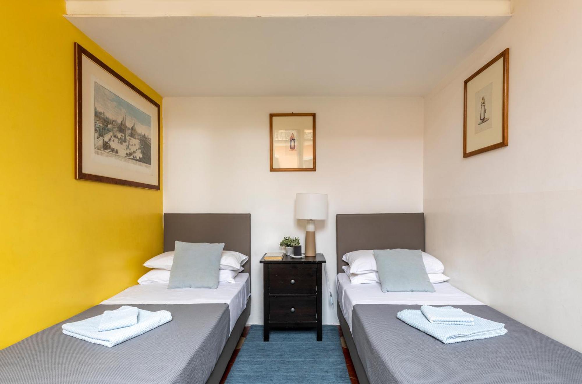 Colosseo Apartment- Heart Of Rione Monti Рим Екстериор снимка
